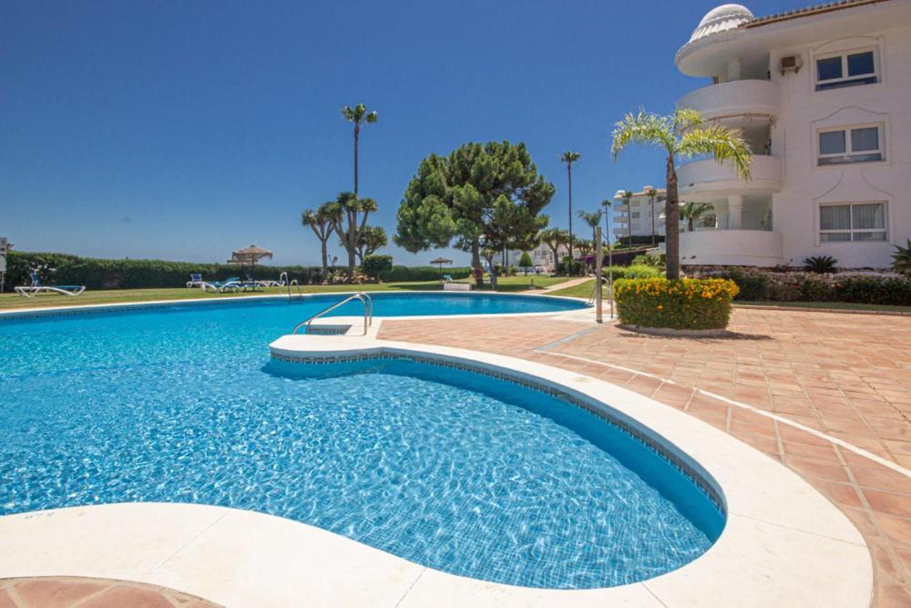 Wonderful 2 Bed Apartment With Stunning Sea Views Sitio de Calahonda Luaran gambar