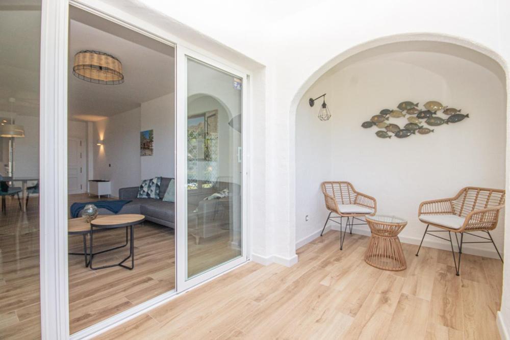 Wonderful 2 Bed Apartment With Stunning Sea Views Sitio de Calahonda Luaran gambar
