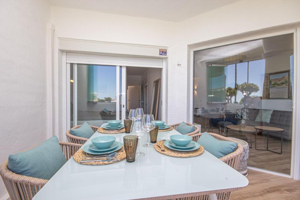 Wonderful 2 Bed Apartment With Stunning Sea Views Sitio de Calahonda Luaran gambar