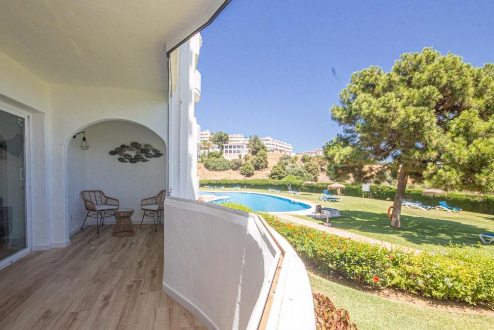 Wonderful 2 Bed Apartment With Stunning Sea Views Sitio de Calahonda Luaran gambar