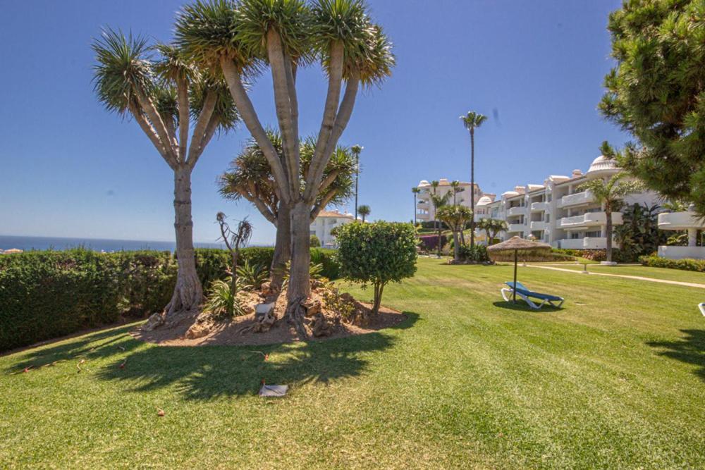 Wonderful 2 Bed Apartment With Stunning Sea Views Sitio de Calahonda Luaran gambar
